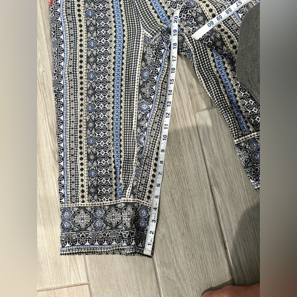 Stella Luce paisley romper with midriff cutout sized medium - Picture 8 of 11